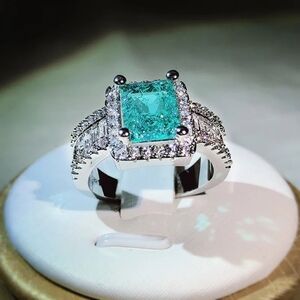 Elegant Silver and Mint Green Cz Stone Ring